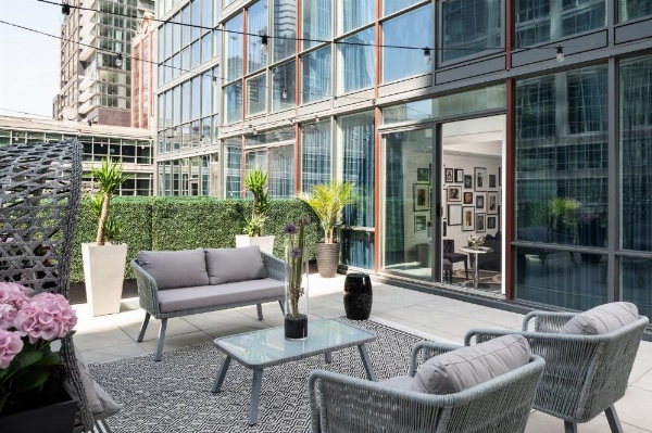 Bisha Hotel Toronto image 17